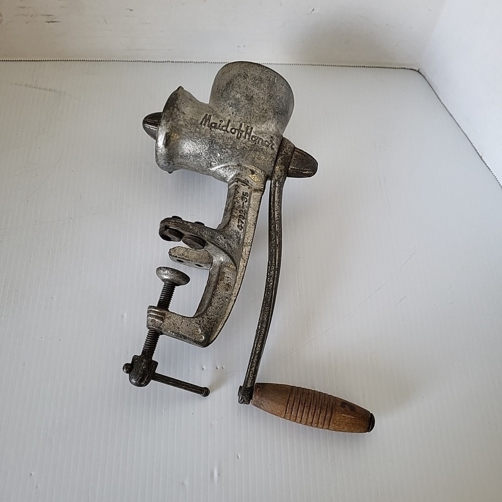 Antique Maid Of Honor Hand Cranked Meat Grinder 4702-35 Made in the USA‎